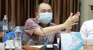 Ringankan Beban Masyarakat, Andi Sulolipu  Bagikan Ribuan Paket Sembako