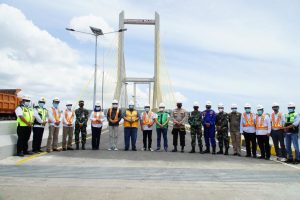 Jembatan Teluk Kendari Jalani Uji Beban
