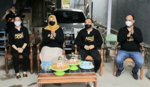 Relawan ASR, ASLI dan Gempar Bagikan  Ribuan Sembako kepada Masyarakat Kota Kendari