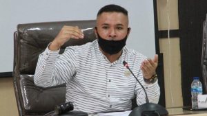 Raperda Teluk Kendari Dipertanyakan LM Rajab Jinik : Dinilai Lindungi Korporasi