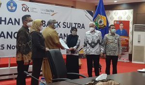 Tingkatkan Mutu Pendidikan,  Bank Sultra Salurkan CSR Rp200 Juta