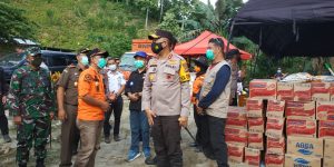 Kapolda Berharap Masyarakat Lain Tergugah Bantu Korban  Banjir Bandang