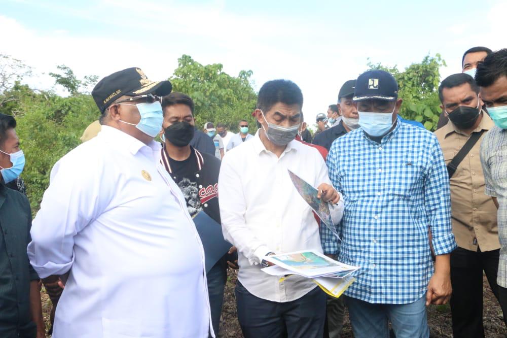 Hari Kedua Gubernur Ali Mazi Tinjau  Lokasi  Pembuatan  Patung Pahlawan Nasional Sultan Himayatuddin