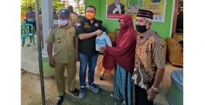 Warga Poasia Keluhkan Jalanan  Rusak dan Semrawut Kabel Listrik