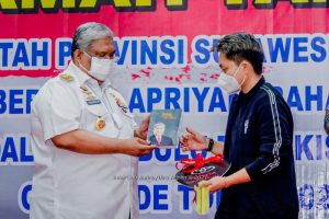 Banjir Hadiah Apriyani Rahayu Dari Gubernur dan Wagub Sultra