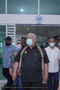 Gubernur Ali Mazi Bawa Tanah dari Keraton Buton dan Air dari Makam Raja Sangia Makam Sangia Nibandera ke IKN