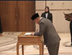 Prof. Armid Dilantik Jadi Rektor UHO Kendari Periode 2025 – 2029