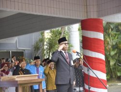 HUT Kemerdekaan ke-80 RI di UHO Kendari Momen Refleksi dan Arah Baru Menuju Kampus Berdampak, Prof Armid : Kita Berinovasi untuk Menjadikan  Universitas Sebagai Pusat Pendidikan, Pusat Penelitian, dan Pusat Pengabdian Upacara